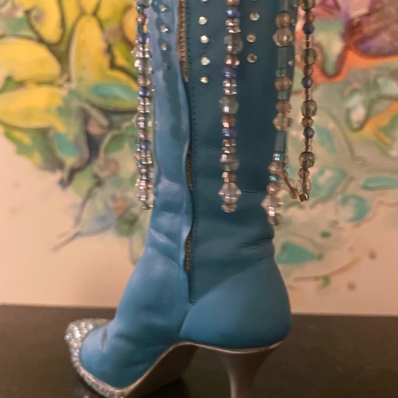 Just the Right Shoe by Raine beautiful boot called Groovy Baby - Picture 2 of 5